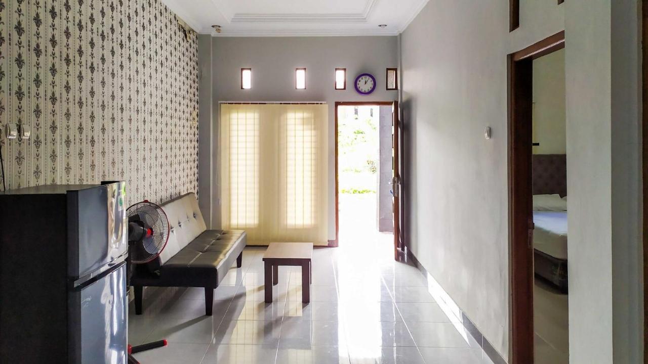 Omah Leren Mitra Reddoorz Near Gembiraloka Zoo Yogyakarta Hotel Exterior photo