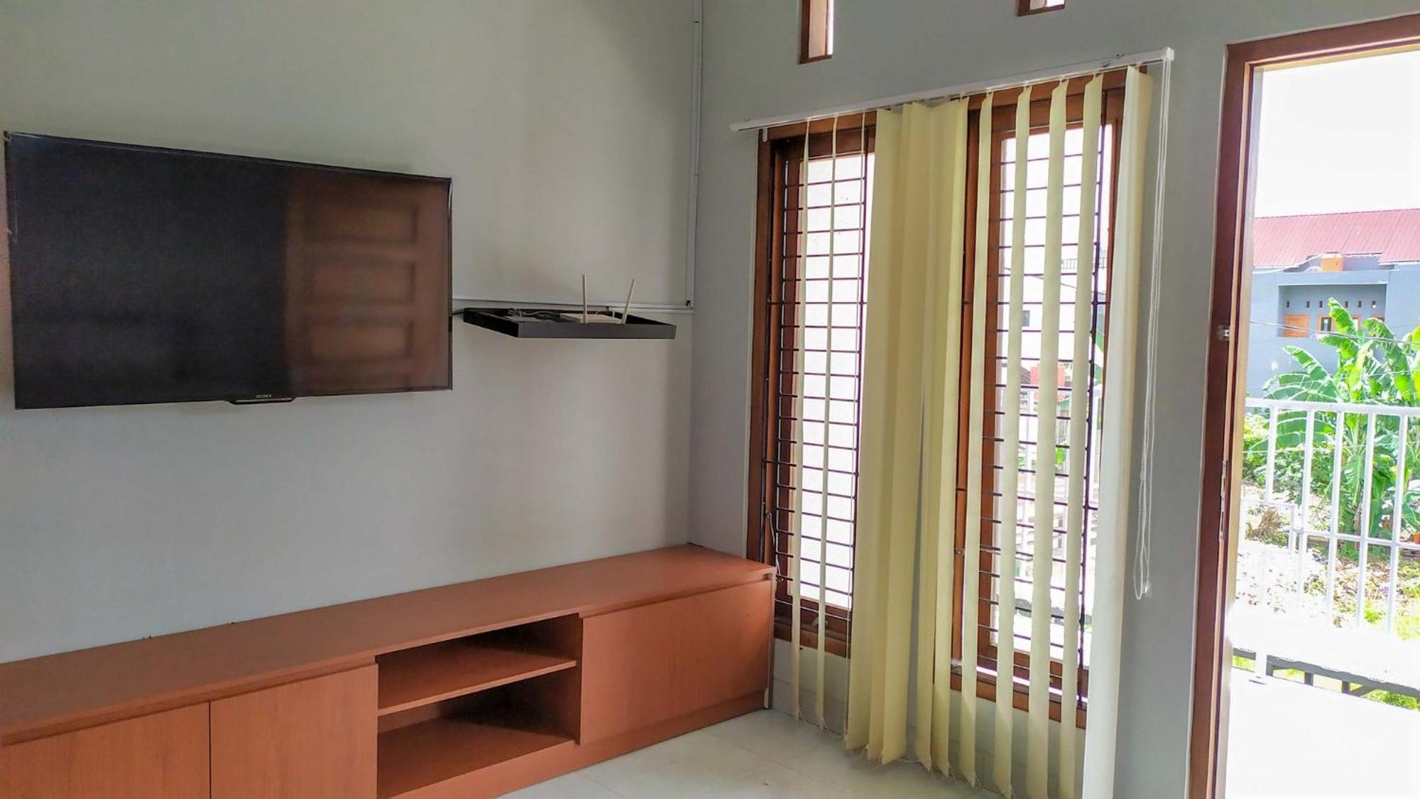 Omah Leren Mitra Reddoorz Near Gembiraloka Zoo Yogyakarta Hotel Exterior photo
